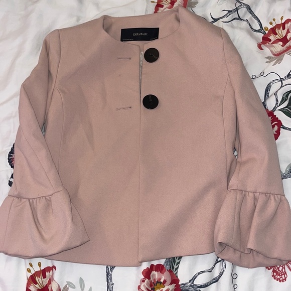 Zara women’s pink blazer with puff sleeves and big black buttons - Picture 1 of 6